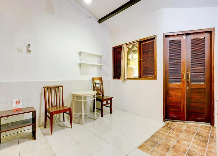Oyo 90167 Kubu Gdk Pertiwi Hotel 2*